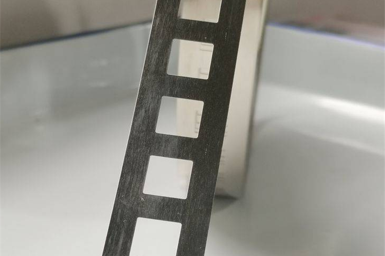 镍带、镀镍钢带的特点和应用